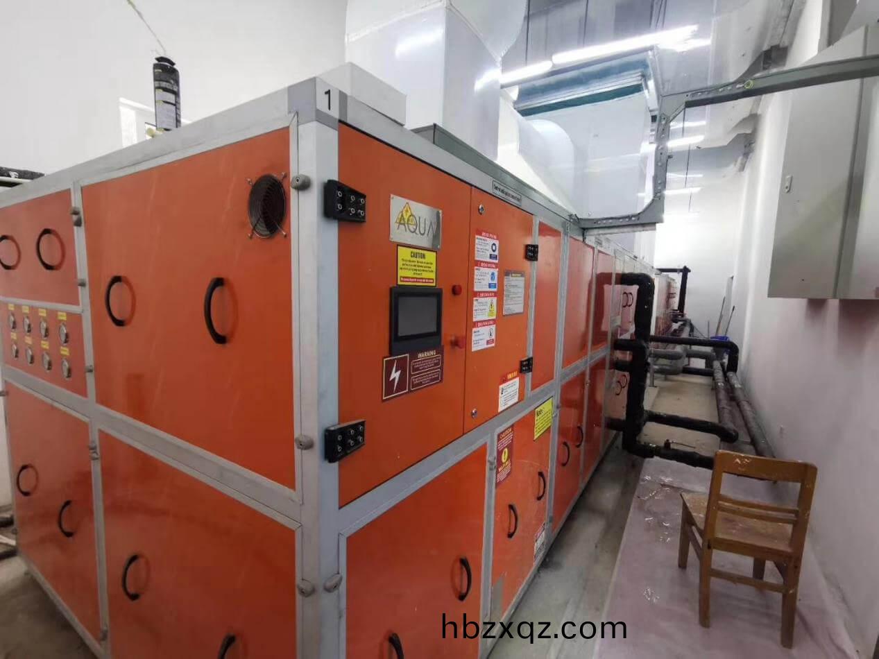 重慶陸軍軍(jun)醫(yi)學院泳池採用裏愛尅(ke)除濕熱泵