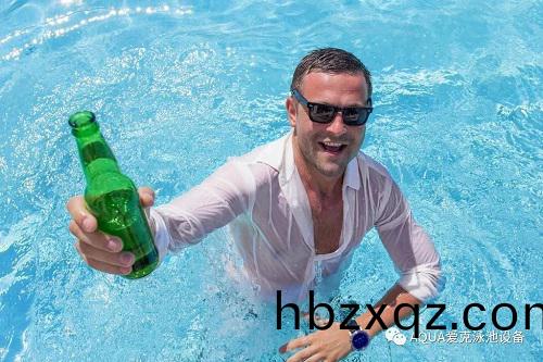 泳池(chi)休閑娛樂