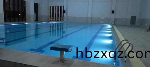 室內泳池
