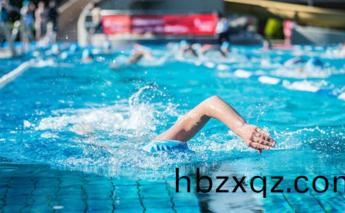 使(shi)用紫(zi)外(wai)線殺菌(jun)器池水清澈、衞生