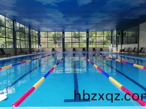 室內泳池