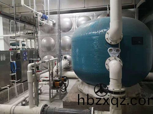 四川省南充高(gao)級中學(xue)泳池採(cai)用愛尅泳池水(shui)處理設備