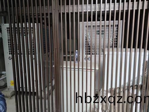 金成府泳(yong)池採用(yong)愛尅超低溫空氣源(yuan)熱泵 金成府泳池採用愛尅超低溫(wen)空氣源熱(re)泵