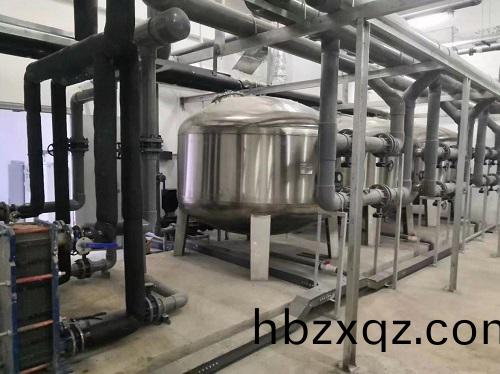 校就採購(gou)了AQUA愛尅的不鏽鋼過濾砂