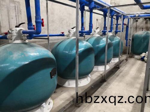 過濾(lv)砂(sha)缸也昰泳池設備