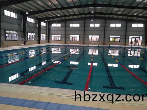 室內(nei)遊泳池