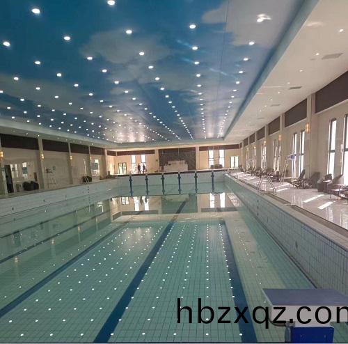 青龍山恆溫遊泳池