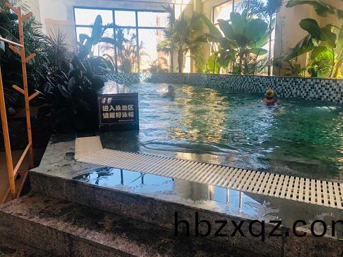 酒店泳(yong)池採用愛尅循環水(shui)泵、過濾砂缸