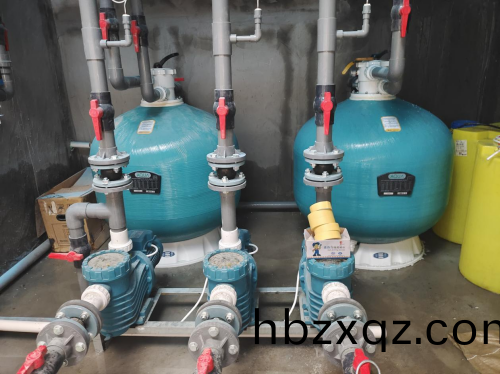 泳池設備機房裏的水泵咊砂缸