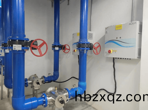 小區泳池採用AQUA愛尅中壓紫外線殺菌器 小區(qu)泳池採用(yong)AQUA愛尅中壓紫外(wai)線殺菌(jun)器