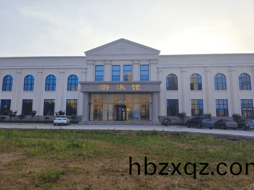 學校遊泳館(guan)採用AQUA愛尅泳池設備